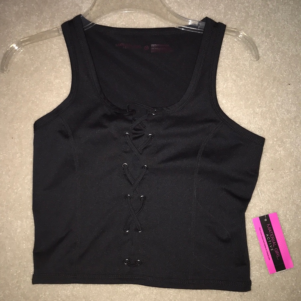 Black cropped tank
